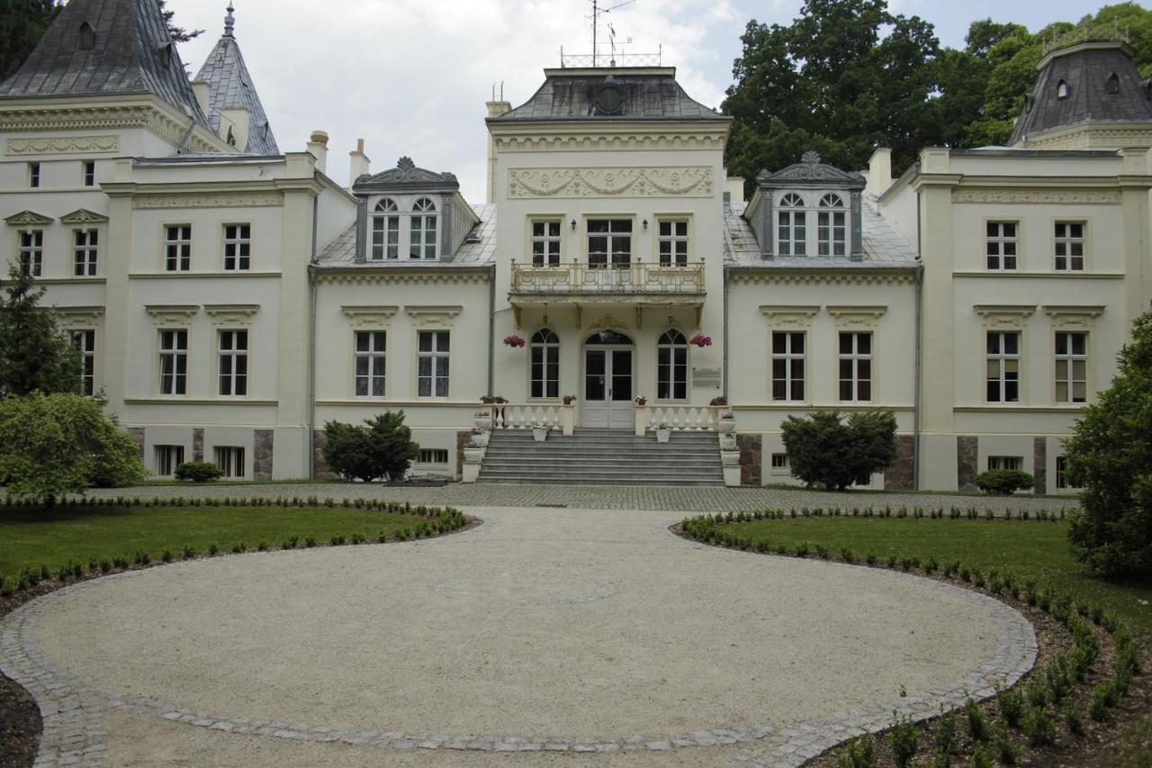Palac W Nosowie Nosowo Экстерьер фото